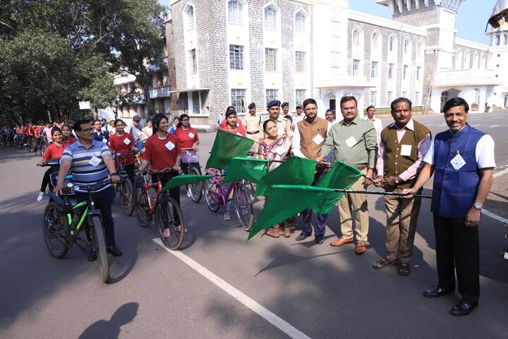 शिवाजी विद्यापीठ बहिस्थ शिक्षण (डिटन्स लर्निंग) इमारतीपासून ते सायबर चौक ते माऊली चौक ते सम्राट नगर ते एनसीसी भवन शिवाजी विद्यापीठ गेट या मार्गावर झाली.