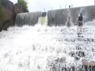 Kanchipuram Lakes: மீண்டும் அடித்து வெளுக்கும் மழை.. காஞ்சிபுரம், செங்கல்பட்டு மாவட்ட ஏரிகளின் நிலவரம் இதோ..!