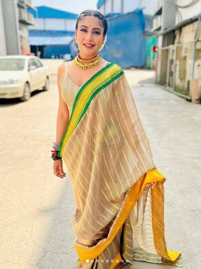 ਸੁਰਭੀ ਚੰਦਨਾ ਸਾੜੀ 'ਚ ਆਈ ਨਜ਼ਰ, ਖੂਬਸੂਰਤੀ ਦੇਖ ਕੇ ਦੰਗ ਰਹਿ ਗਏ ਫੈਨਜ਼