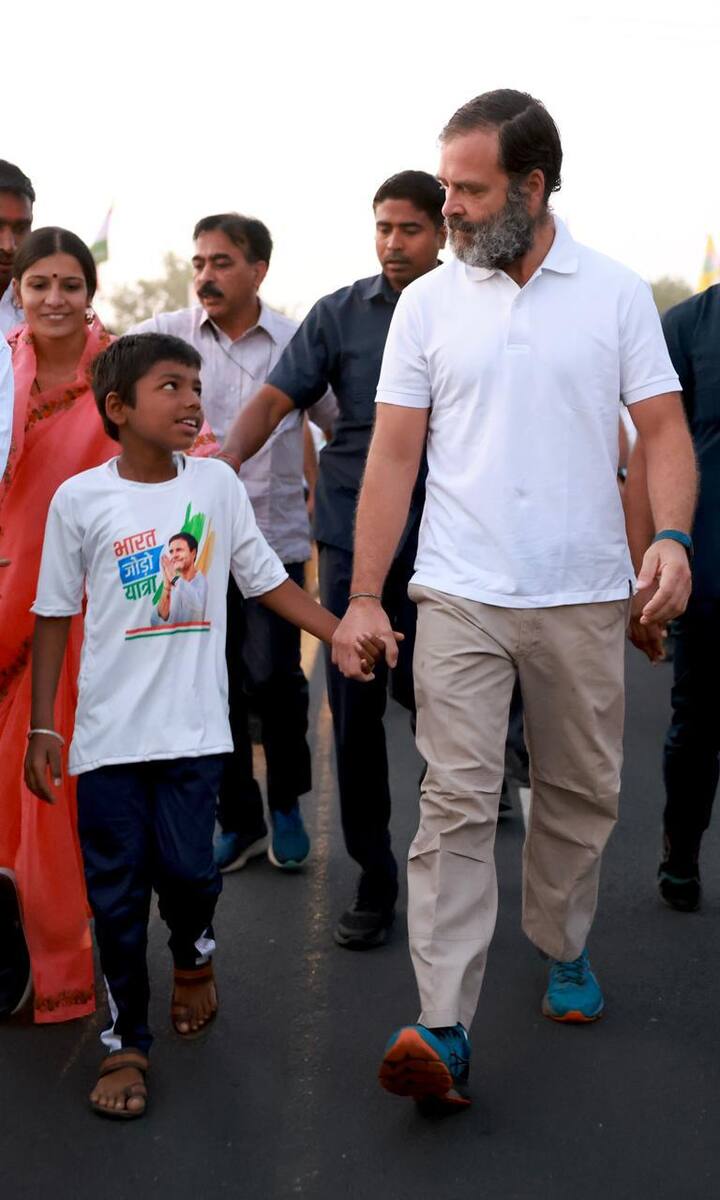 या दोघांपैकी पृथ्वीराज चव्हाण हे सुरुवातीपासून भारत जोडो यात्रेत महाराष्ट्रात या टप्प्यात सहभागी झाले आहेत.