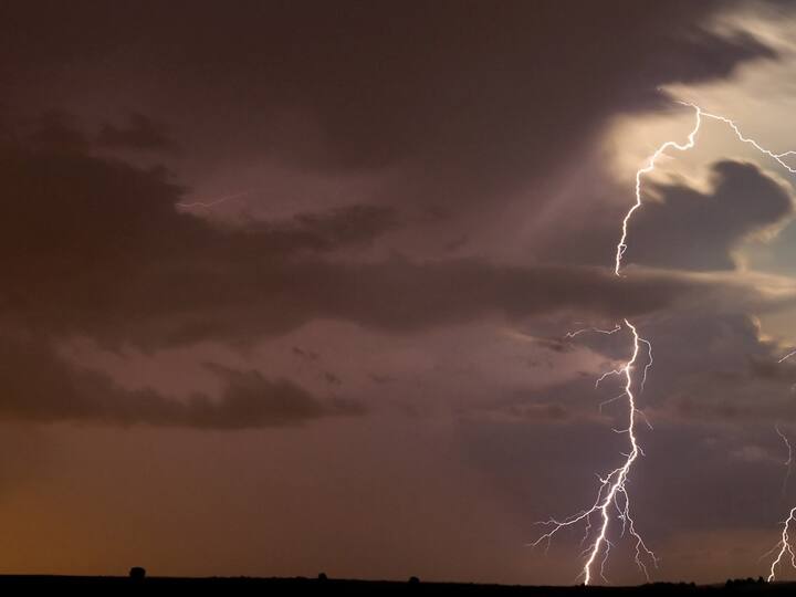 தமிழ்நாட்டில் வடகிழக்கு பருவமழை பெய்து வருகிறது