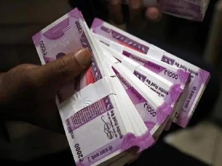 Demonetisation 2000 Rupees Notes news RBI has not printed a single Rs 2000 note in the last three years . 2000 Rupees Note : RBI ने मागील तीन वर्षात 2000 रुपयांची एकही नोट छापली नाही, RTI मधून माहिती समोर