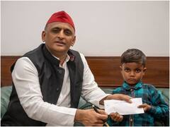 अखिलेश यादव ने नोटबंदी को लेकर BJP पर फिर किया हमला, कहा- '15 लाख न सही, खजांची की फीस ही दे दें'