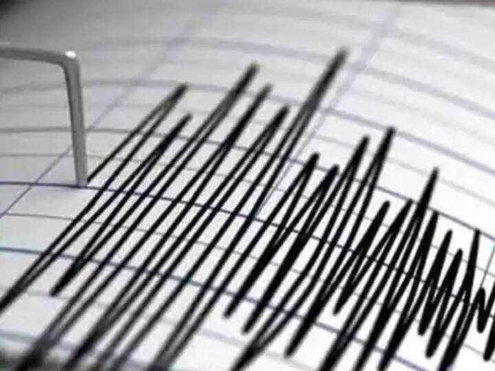 Earth Tremors In Delhi NCR and Neighbouring cities, 6.3 Magnitude Earthquake records Delhi Earth Quake: దేశ రాజధానిలో భూ ప్రకంపనలు, నేపాల్‌లో భూకంప కేంద్రం - ఆరుగురి మృతి