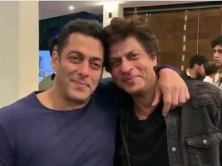 When Salim Khan Called SRK, Salman Khan Rivals: 'To Have Love Between Salman Khan, Shah Rukh Is Not Possible' When Salim Khan Called SRK, Salman Khan Rivals: 'To Have Love Between Salman Khan, Shah Rukh Is Not Possible'