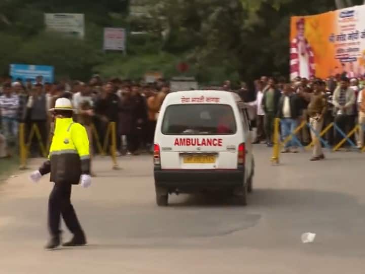 Watch Video: एंबुलेंस को रास्ता देने के लिए PM मोदी ने रोका काफिला, कांगड़ा के चंबी से सामने आया वीडियो