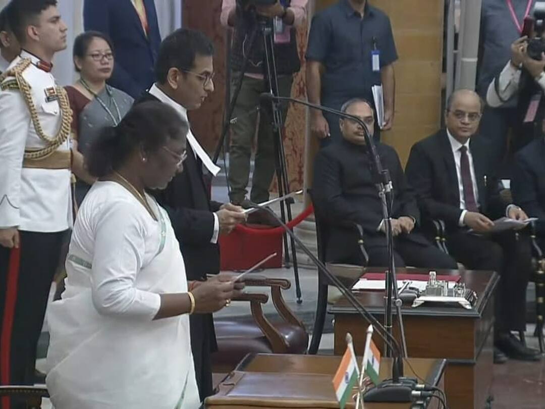 Justice DY Chandrachud Takes Oath as New Chief Justice of India 'Will Protect All Citizens Of India': Justice DY Chandrachud Sworn In As 50th CJI