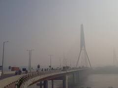 दिल्ली प्रदूषण: तुरंत सुनवाई से SC का इनकार, कहा- हर किसान को पराली जलाना बंद करने का आदेश नहीं दे सकते