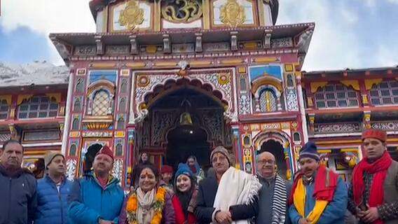 Rudraprayag के ऊंचाई वाले इलाकों में बदला मौसम, बर्फबारी से काम प्रभावित