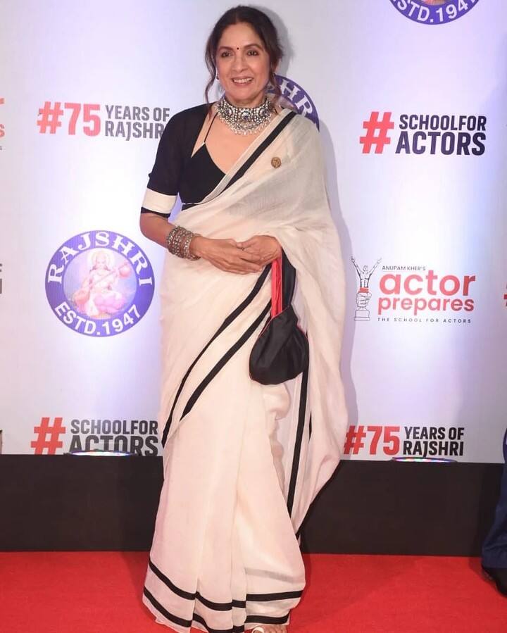 नीना गुप्ता, जो पिछले चार दशकों से फिल्म उद्योग में हैं, ने कहा कि अपने संघर्ष के दिनों में उन्होंने काम के लिए निर्देशक के राजश्री प्रोडक्शंस के कार्यालय में कई बार दौरा किया था.