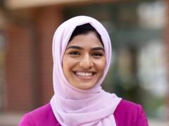 यूएस में भारतीय मूल की नबीला सैय्यद ने रचा इतिहास, 23 साल की उम्र में जीता अमेरिका में चुनाव