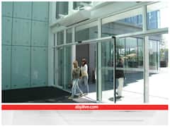 मॉल्स या रेस्टोरेंट के अंदर घुसने पर लगती है तेज हवा...क्या है इसकी वजह?