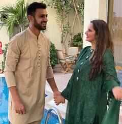 Sania Mirza Shoaib Malik Divorce : सानिया मिर्झा आणि शोएब मलिक यांचा सुखी संसार मोडला, ही तिसरी व्यक्ती आहे कारण?