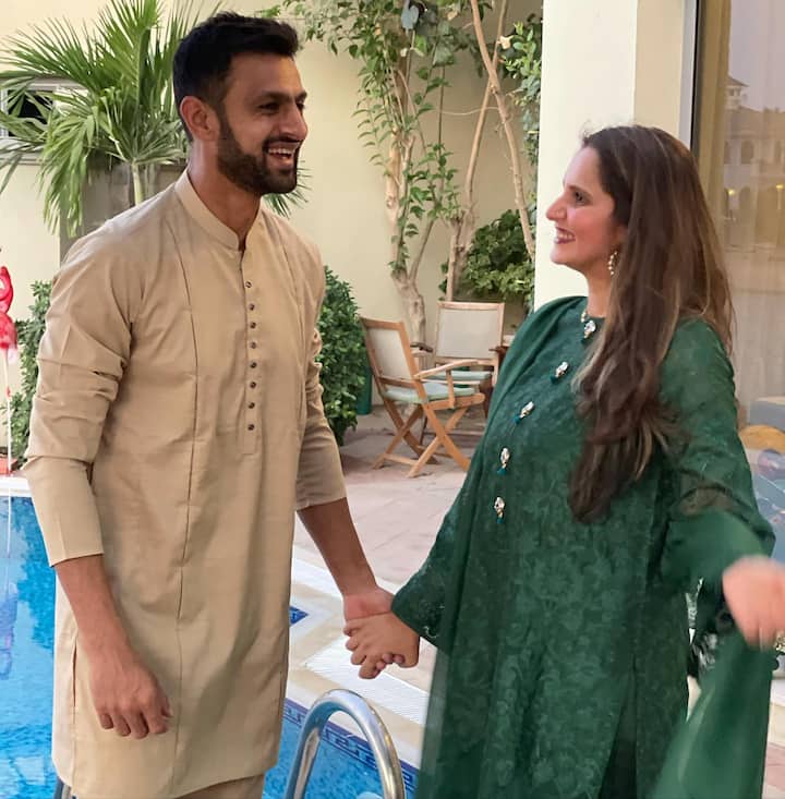 12 वर्षाच्या सुखी संसारानंतर आता हे दोघं विभक्त झाले आहेत. यांना चार वर्षाचा एक मुलगा आहे.