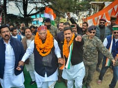 HP Assembly Election 2022: हिमाचल प्रदेश चुनाव के प्रचार में नेताओं के दिख रहे हैं अलग-अलग अंदाज, देखें तस्वीरें