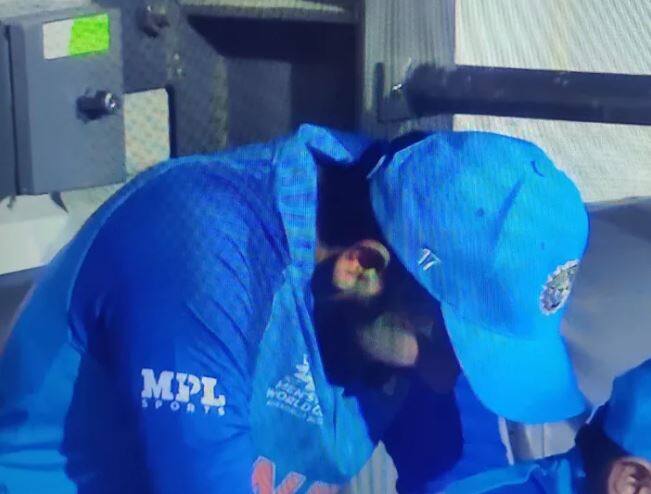rohit sharma breaks down after india lose to england in t20 world cup 2022 semifinal IND vs ENG: સેમીફાઈનલમાં હાર બાદ રડતો જોવા મળ્યો રોહિત શર્મા, વીડિયો વાયરલ