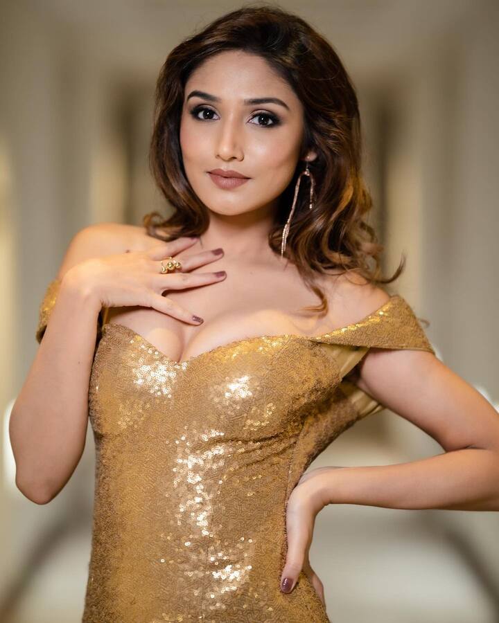 टीव्ही अभिनेत्री डोनाल बिश्तला आज कोणत्याही ओळखीची गरज नाही.(फोटो सौजन्य : donalbisht/ इंस्टाग्राम )