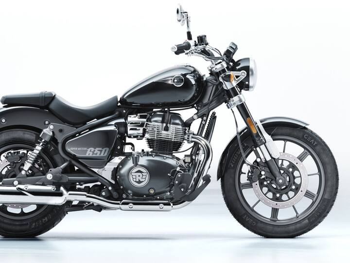 रॉयल एनफिल्डच्या या नवीन 650cc मॉडेलला पूर्ण प्रीमियम टच आणि फील मिळतो. याचे लहान व्हर्जन 350 Meteor सारखे असले तरी, पूर्ण एलईडी हेडलॅम्प सारख्या डिटेलिंगमुळे या बाईकला अधिक प्रीमियम लुक मिळतो.