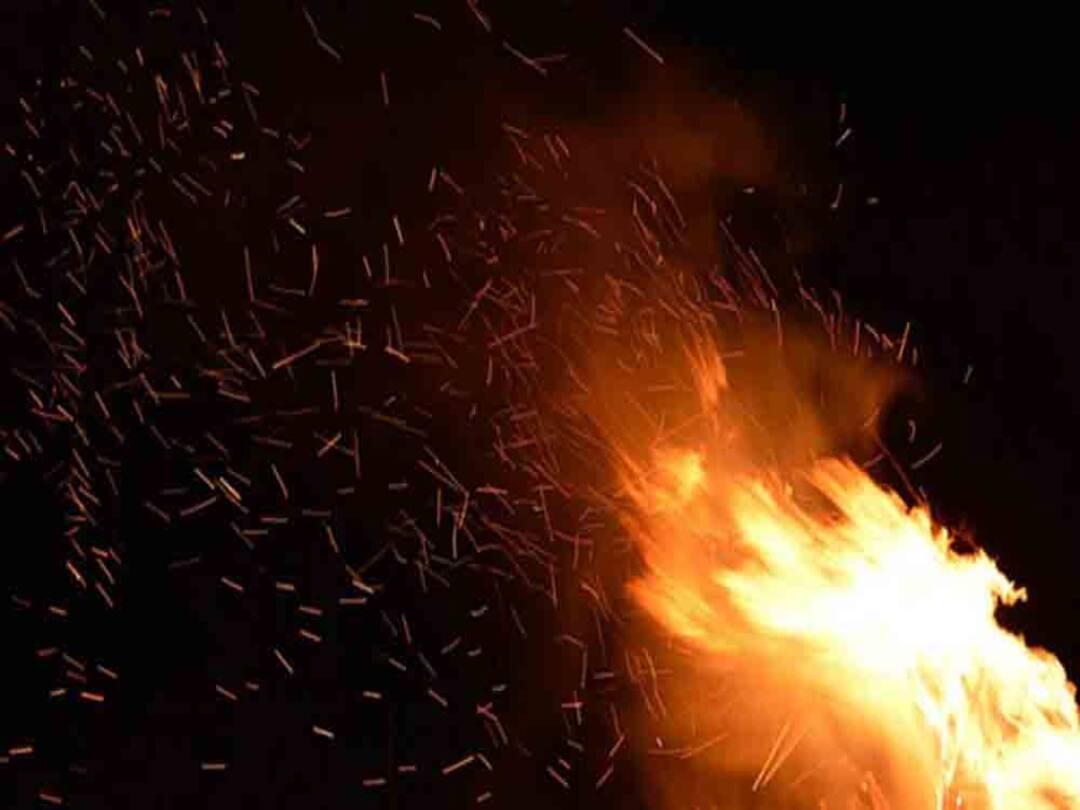 மாலத்தீவில் தீ விபத்து - 10 பேர் உயிரிழப்பு; அதில் 9 பேர் இந்தியர்கள்? 9 Indians killed in fire accident in Maldives capital Male மாலத்தீவில் தீ விபத்து - 10 பேர் உயிரிழப்பு; அதில் 9 பேர் இந்தியர்கள்?