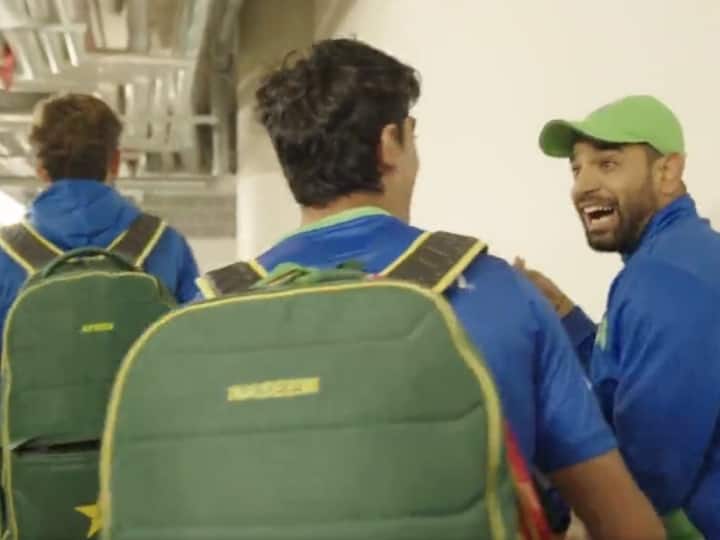 Pakistani Players Sing Dil Dil Pakistan After Wining Semifinal Against New Zealand In T20 World Cup 2022 See Vidoe Watch: सेमीफाइनल मे जीतने क बाद खुशी झूम उठे पाकिस्तानी खिलाड़ी, गाया- दिल दिल पाकिस्तान