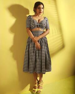 Actress Sakshi Agarwal Latest Photos: செல்லம்மா..செல்லம்மா..! நடிகை சாக்ஷியின் லேட்டஸ்ட் புகைப்படங்கள்..