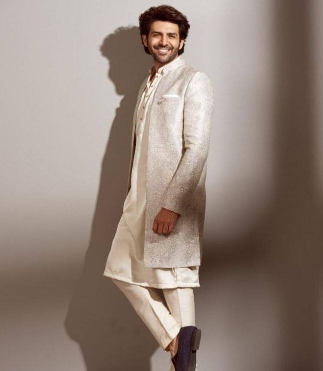 यानी इसी के साथ ये सच सामने आ गया है कि कार्तिन आर्यन और पशमीना रौशन रिलेशनशिप में नहीं हैं.