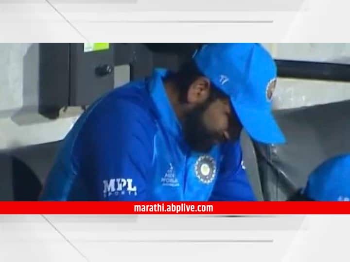 IND vs ENG: Rohit Sharma Breaks Down After India Lose To England in T20 World Cup 2022 Semifinal IND vs ENG: इंग्लंडविरुद्धचा पराभव जिव्हारी, रोहित शर्माला अश्रू अनावर; डगआऊटमधील इमोशनल व्हिडिओ समोर