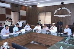 PHOTO: अन्यथा कारवाई! कृषिमंत्र्यांचा पीक विमा कंपन्यांना इशारा