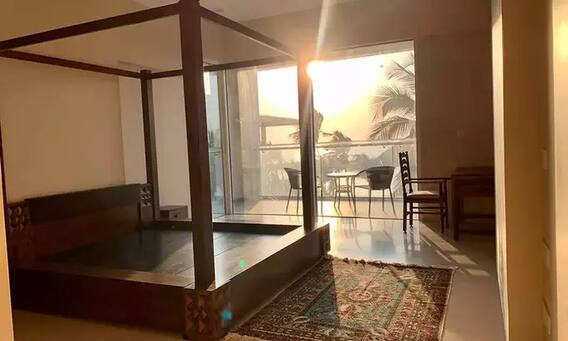 पति Vicky के साथ करोड़ों के लग्जरी फ्लैट में रहती हैं Katrina Kaif, देखिए Sea फेसिंग घर की Inside तस्वीरें