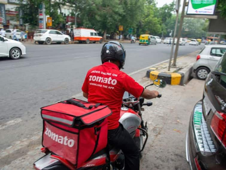 Zomato Q2 Earnings Loss Narrows To Rs 251 Crore Revenue Zooms 63 Per Cent Zomato Q2 Earnings: Loss Narrows To Rs 251 Crore, Revenue Zooms 63 Per Cent