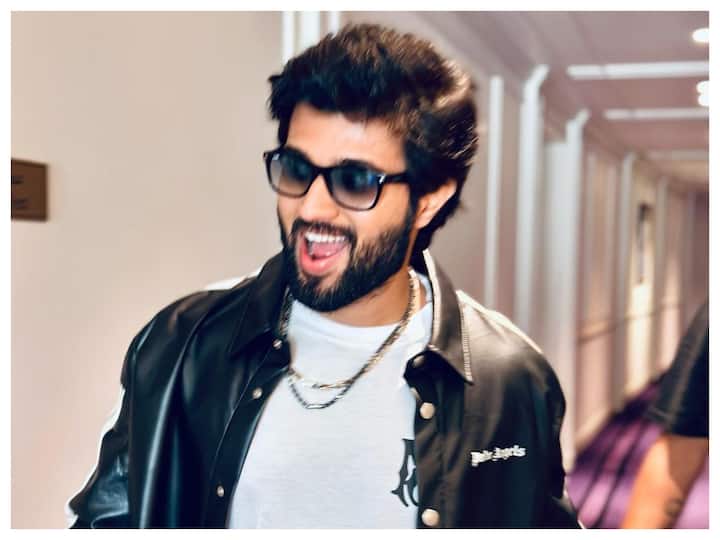 Vijay Deverakonda Recovers From Back Injury After 8 Months Of Rehab: 'The beast Is Dying To Come Out' Vijay Deverakonda Recovers From Back Injury After 8 Months Of Rehab: 'The beast Is Dying To Come Out'