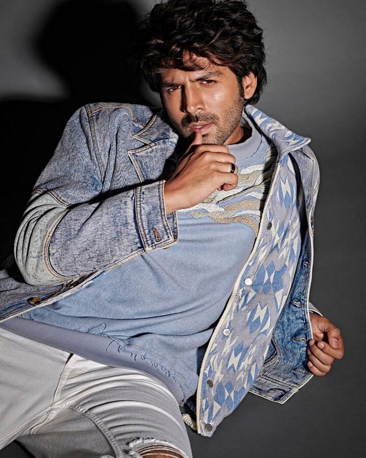 कार्तिक आर्यन ही नहीं इससे पहले बॉलीवुड के कई जाने-माने एक्टर्स और एक्ट्रेसेस ने अपने रोल के लिए वजन बढ़ाया है. इसमें कृति सेनन से लेकर आमिर खान तक शामिल हैं.