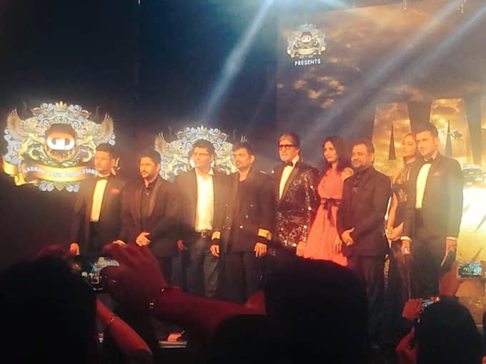 अमिताभ की बकेट लिस्ट में 'आंखें 2' भी शामिल है. यह निर्देशक विपुल शाह निर्देशित आंखें (2002) का सीक्वल होगी. इस फिल्म में अक्षय कुमार की जगह अरशद वारसी और सुष्मिता सेन की जगह इलियाना ले सकती हैं.