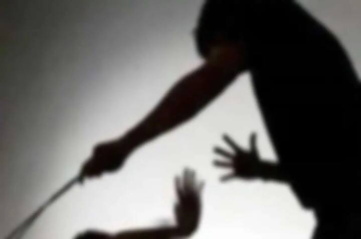 A case against a teacher for beating a student in Nellore DNN నెల్లూరులో హోంవర్క్‌బుక్ తేలేదని స్టూడెంట్‌ను కొట్టిన టీచర్- కేసు పెట్టిన పేరెంట్స్‌