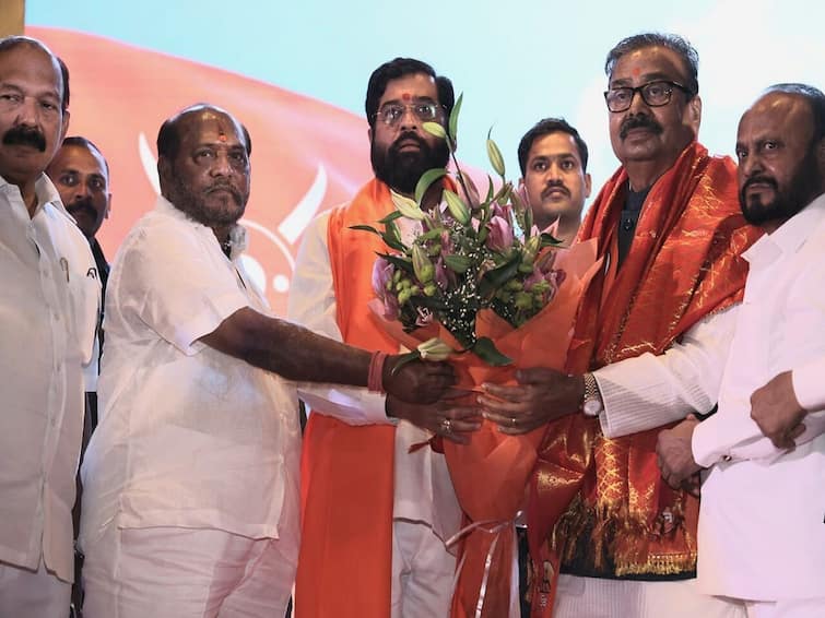 Maharashtra Another Setback To Uddhav As MP Gajanan Kirtikar Joins Eknath Faction Maharashtra: Another Setback To Uddhav Camp As MP Gajanan Kirtikar Joins Eknath Shinde Faction