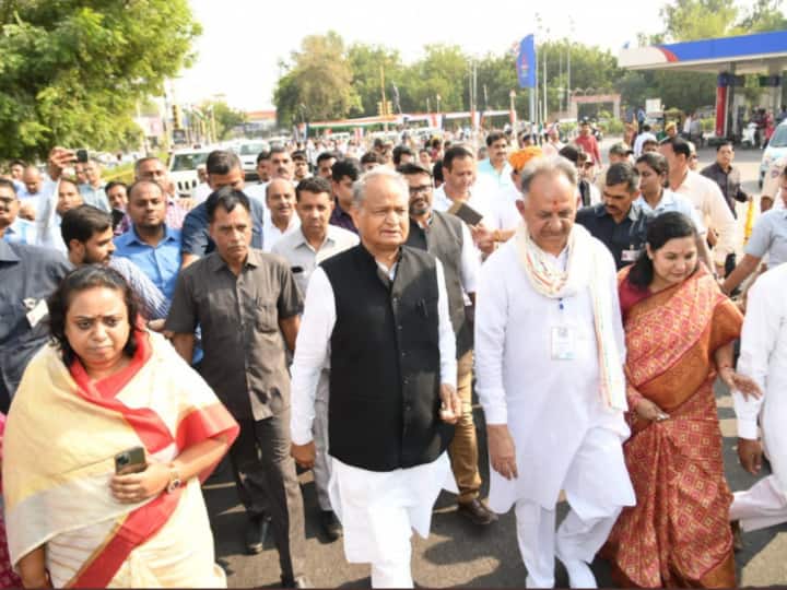भारत जोड़ो यात्रा के समर्थन में जोधपुर में निकाली गई राजस्थान जनजागृति पदयात्रा, CM गहलोत हुए शामिल Rajasthan Janajagruti Padyatra taken out in Jodhpur in support of Bharat Jodo Yatra Ashok Gehlot attended ann भारत जोड़ो यात्रा के समर्थन में जोधपुर में निकाली गई राजस्थान जनजागृति पदयात्रा, CM गहलोत हुए शामिल