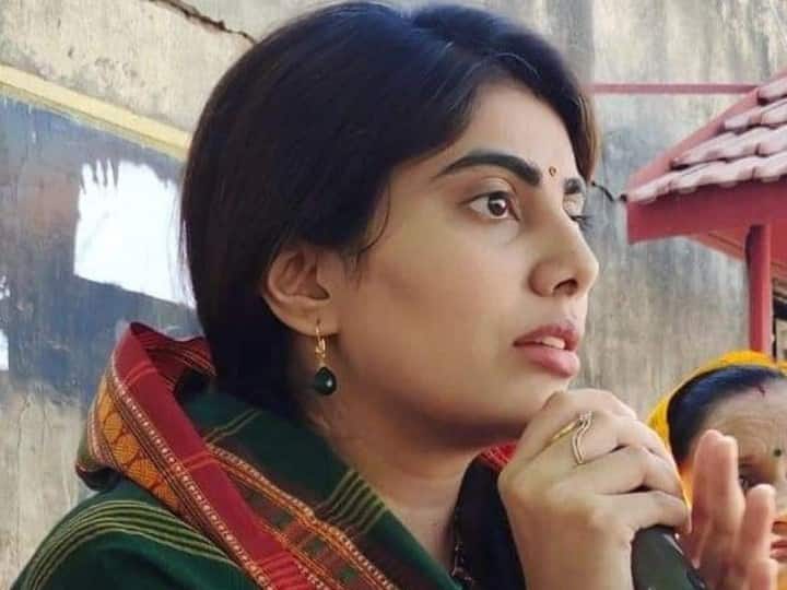 Ravindra Jadeja's sister Naina objects Rivaba Candidate on BJP Ticket from Jamnagar North in Gujarat Election ann Gujarat Election: जामनगर उत्तर में ननद-भाभी की नहीं पट रही, रिवाबा के विरोध में उतरीं रविंद्र जडेजा की बहन नैना