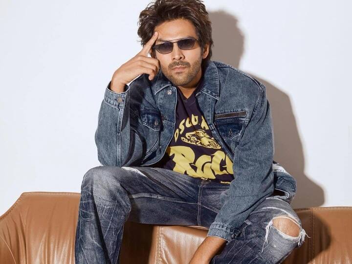 বলিউডের অন্যতম জনপ্রিয় ছবি 'হেরা ফেরি'র (Hera Pheri) সিক্যুয়েল আসতে চলেছে। এই খবর প্রকাশিত হওয়ার পর থেকেই নেট দুনিয়ায় দর্শকদের উচ্ছ্বাস নজর কাড়ছে।