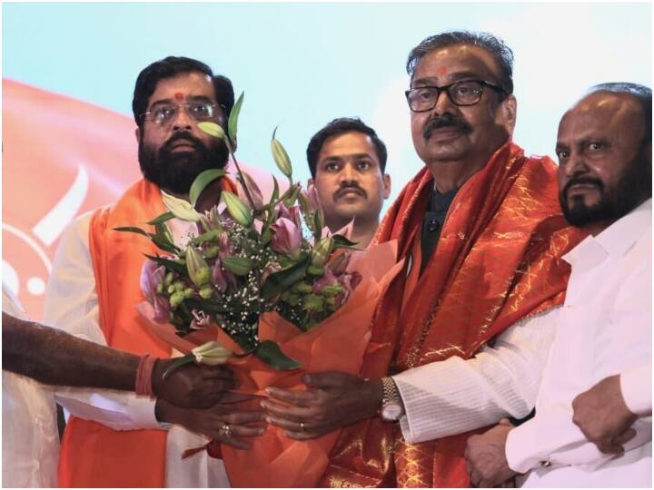Maharashtra Politics Uddhav Thackeray group Shiv Sena MP Gajanan Kirtikar joins Eknath Shinde group Maharashtra Politics: उद्धव ठाकरे को झटका, शिवसेना सांसद गजानन कीर्तिकर शिंदे गुट में हुए शामिल