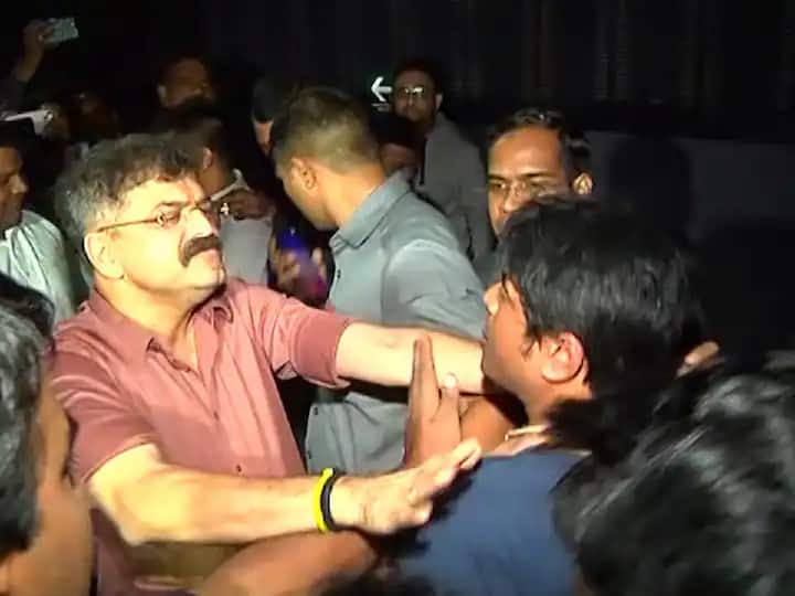 ncp leader dr Jitendra Awhad arrested by thane police har har mahadev movie controversy Jitendra Awhad: राष्ट्रवादीचे नेते जितेंद्र आव्हाड यांना अटक, 'हर हर महादेव' चित्रपटाचा राडा भोवला