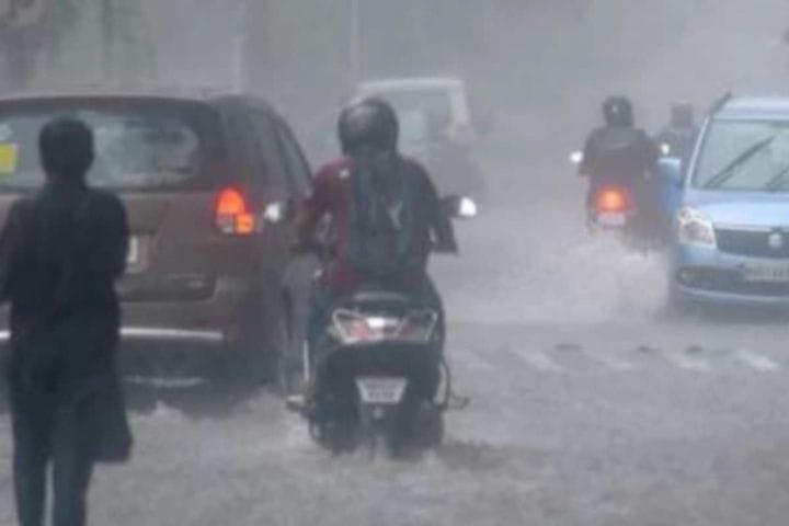 மழையில் பொதுமக்கள் பாதுகாப்பாக இருக்க வேண்டும் - திருச்சி ஆட்சியர் வேண்டுகோள்