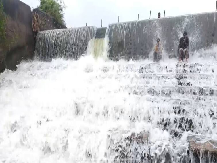 Heavy rain: status of big lakes in Kanchipuram and Chengalpattu district TNN காஞ்சிபுரம், செங்கல்பட்டு மாவட்ட பெரிய ஏரிகளின் நிலவரம் என்ன?