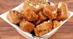 Vastu Tips: একটুকরো গুড়েই কাটবে বাস্তুদোষ? কীভাবে অর্থনৈতিক সমস্যা মিটবে?