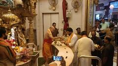 Siddhivinayak Temple : बिग बी अमिताभ बच्चन सिद्धिविनायकाच्या दर्शनाला, बिग बींसह अभिषेक बच्चनही बाप्पा चरणी लीन