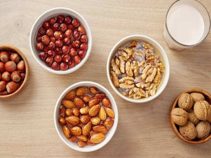 health tips Soaked Nuts Beneficial for Diabetes Patients Soaked Nuts: डायबिटीज मरीजों के लिए 'जड़ी-बूटी' से कम नहीं भीगे नट्स, इससे करें दिन की शुरुआत, मिलेंगे फायदे ही फायदे