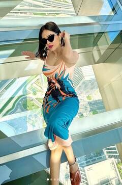 Neha Malik: ਮਸ਼ਹੂਰ ਭਾਰਤੀ ਅਭਿਨੇਤਰੀ ਨੇ UAE ਦੇ ਸਕਾਈ ਵਾਕ 'ਤੇ ਲਗਾਈਆ ਬੋਲਡਨੈੱਸ ਦਾ ਤੜਕਾ, ਕਰਵੀ ਫਿਗਰ 'ਤੇ ਰੂਕੀ ਪ੍ਰਸ਼ੰਸਕਾਂ ਦੀਆਂ ਨਜ਼ਰਾਂ