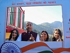 Himachal Pradesh Election Polling 2022: हिमाचल की 68 विधानसभा सीटों के लिए वोटिंग जारी, CM जयराम ठाकुर समेत इन दिग्गजों ने डाला वोट