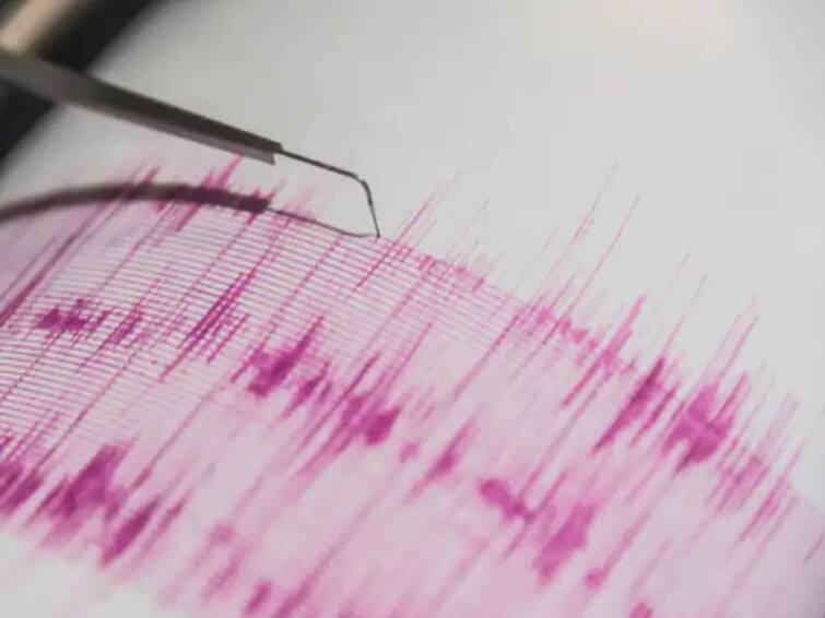 Earthquake Today Tremors felt in Delhi people worries Delhi Earthquake  : டெல்லியை நடுங்க வைத்த நிலநடுக்கம்..! அலறியடித்து ஓடிய மக்கள்..!