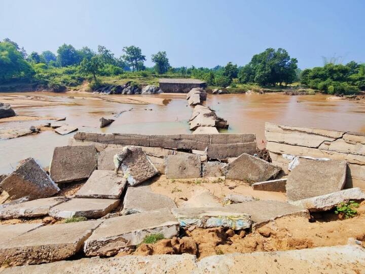 Sukma News: पानी में बहा किसानों के लिए बनाया गया एनिकट, अब तक खर्च हो चुके हैं 2 करोड़ रुपये Sukma Anicut being built in Sukma of Chhattisgarh got washed away in water ANN Sukma News: पानी में बहा किसानों के लिए बनाया गया एनिकट, अब तक खर्च हो चुके हैं 2 करोड़ रुपये