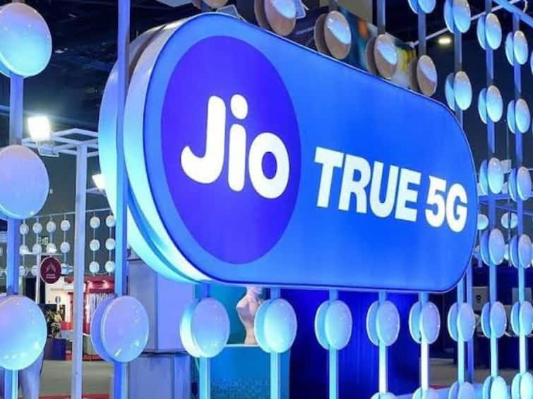 JIo TRUE 5G: 5G service starts in Gujarat from today, first state to provide unlimited 1 Gbps+ data speed in every district JIo TRUE 5G: ગુજરાતમાં આજથી 5G સેવા શરૂ, દરેક જિલ્લામાં અમર્યાદિત 1 Gbps+ ડેટા સ્પીડ આપનાર પ્રથમ રાજ્ય